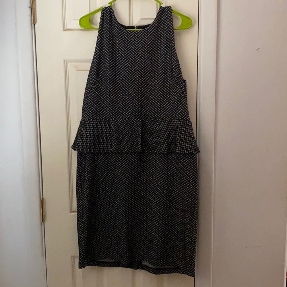 Ruffle waist line